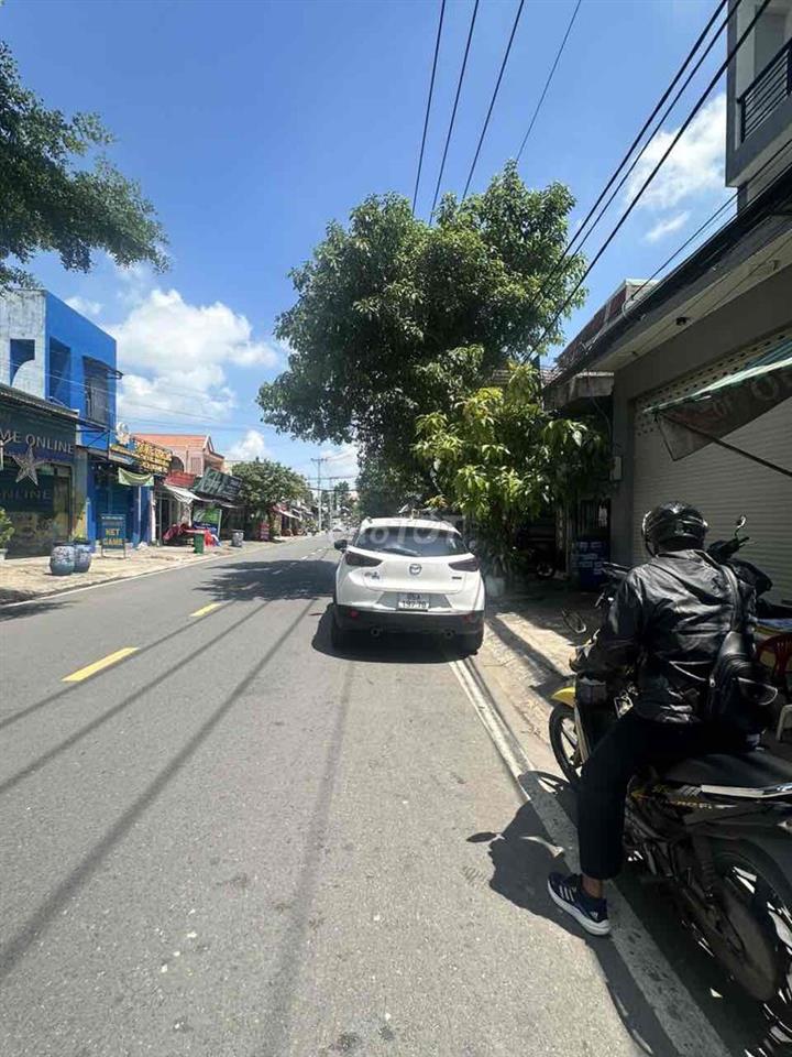 Bán nhà nguyên căn ( có 1 nhà, 1 kiot, 11 phòng trọ)