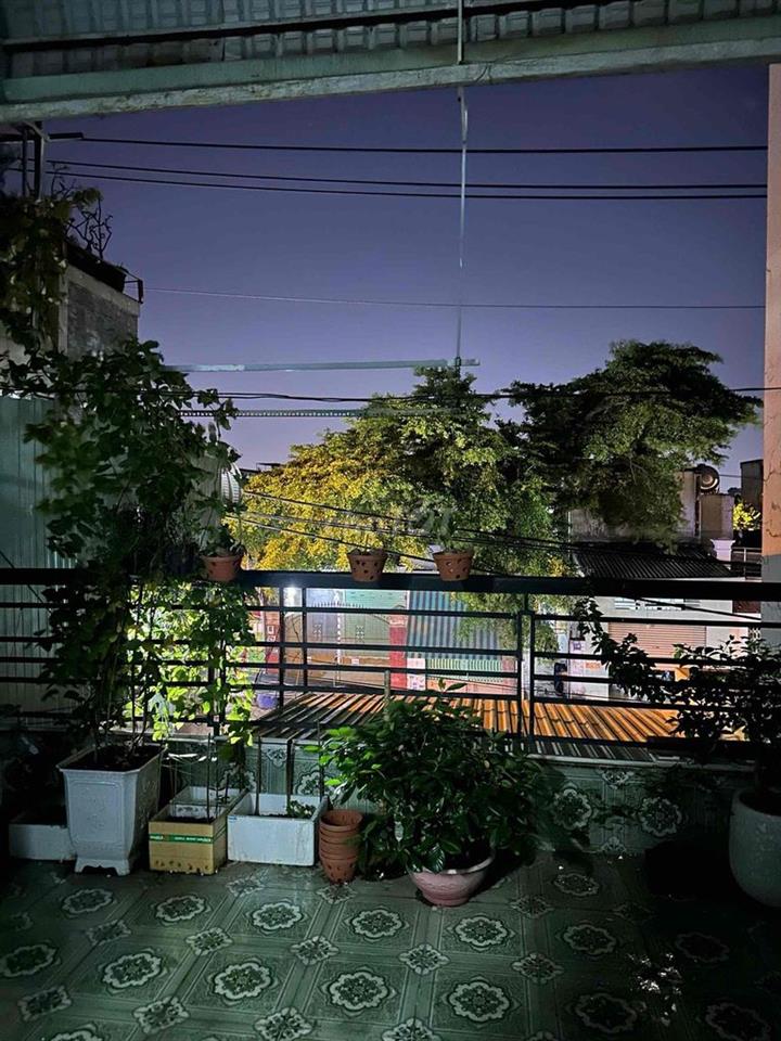 Bán nhà nguyên căn ( có 1 nhà, 1 kiot, 11 phòng trọ)