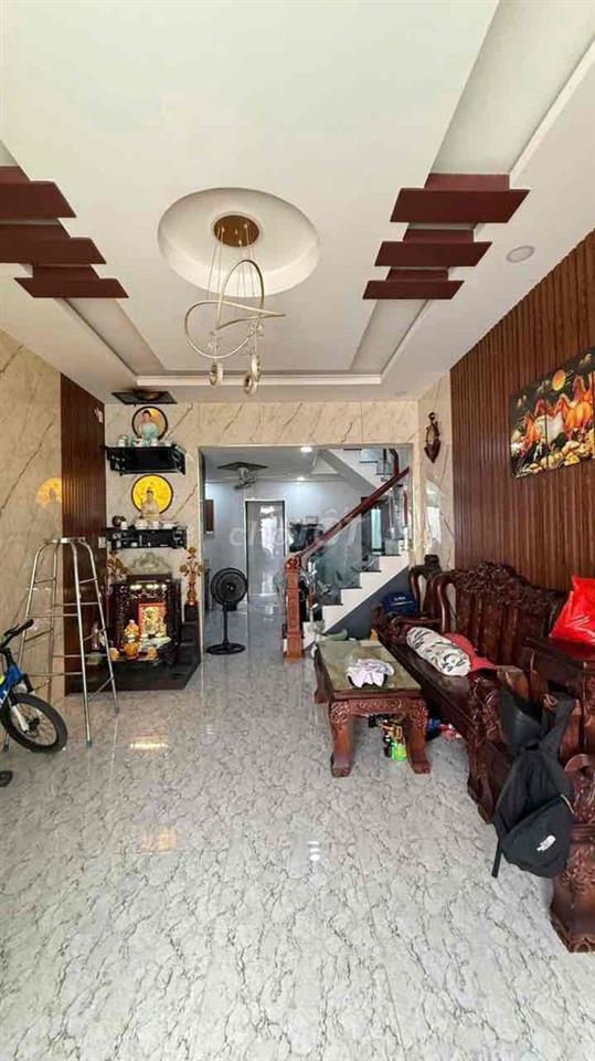 BÁN NHÀ Nhà 1 trệt 1 lầu sân thượng