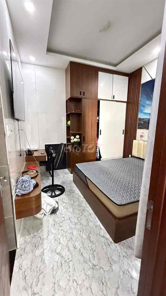 BÁN NHÀ Nhà 1 trệt 1 lầu sân thượng