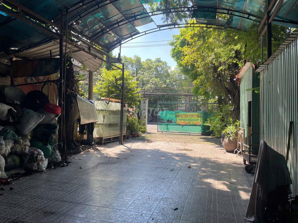 Kho cho thuê : 10 x 60m, Giá 30tr Tl, xe container