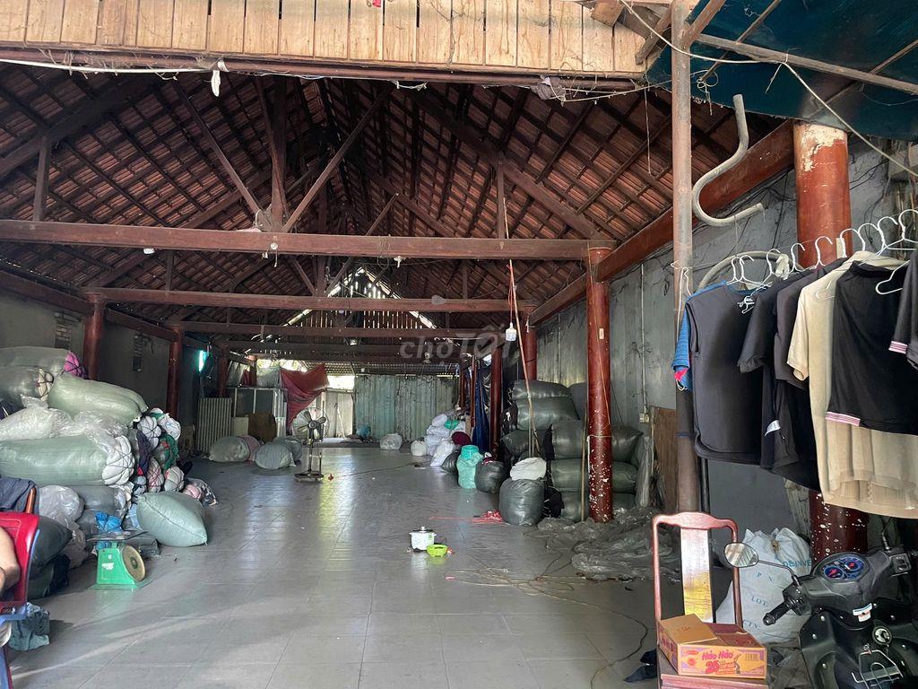Kho cho thuê : 10 x 60m, Giá 30tr Tl, xe container