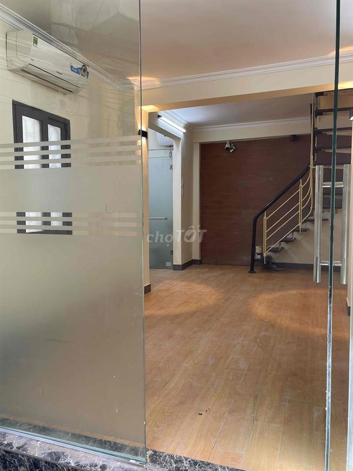 Cho thuê nhà khu trung tâm, cách Hồ Gươm 1km