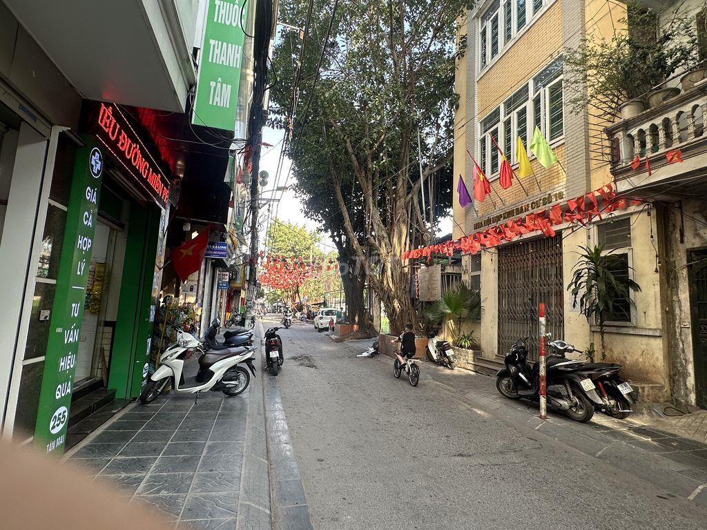 Cho thuê nhà kinh doanh và ở 5 tầng 1 tum