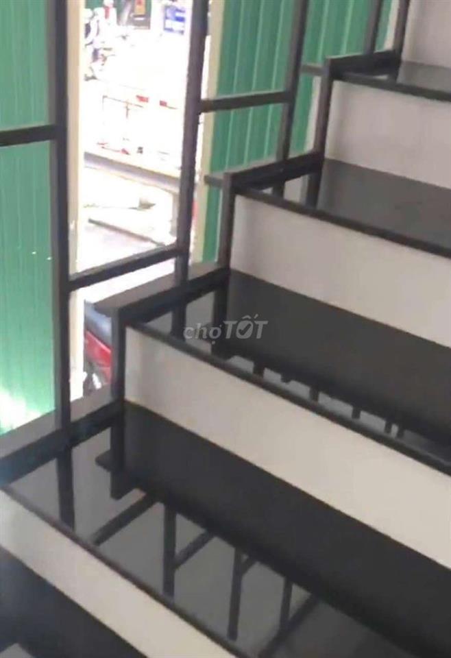 Cho thuê nhà 2 mặt tiền đường Hà Huy Tập