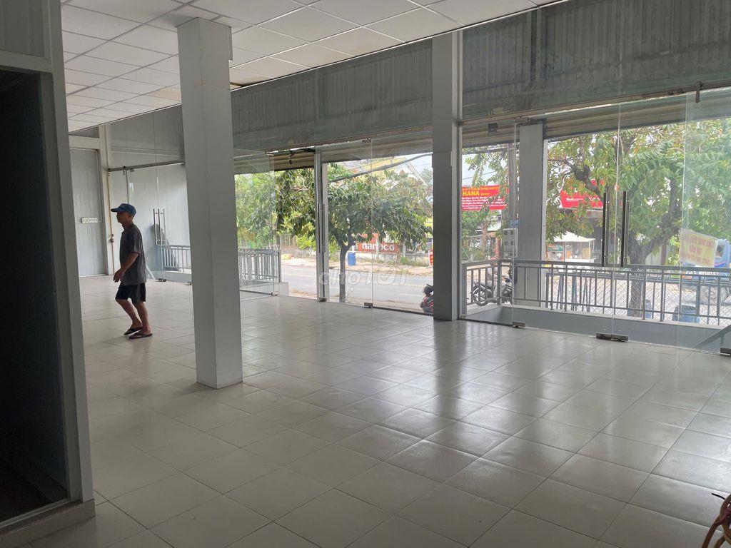 Cho thuê MB Kinh doanh, H+ T+Lững, 15 x 11m, Đt 743A