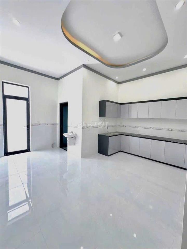 nhà cấp 4 giá 1ty199tr 3 phòng ngủ có thổ cư đường nhựa 8m