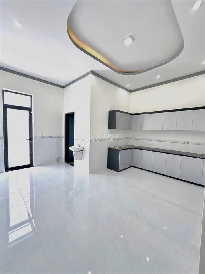 nhà cấp 4 giá 1ty199tr 3 phòng ngủ có thổ cư đường nhựa 8m
