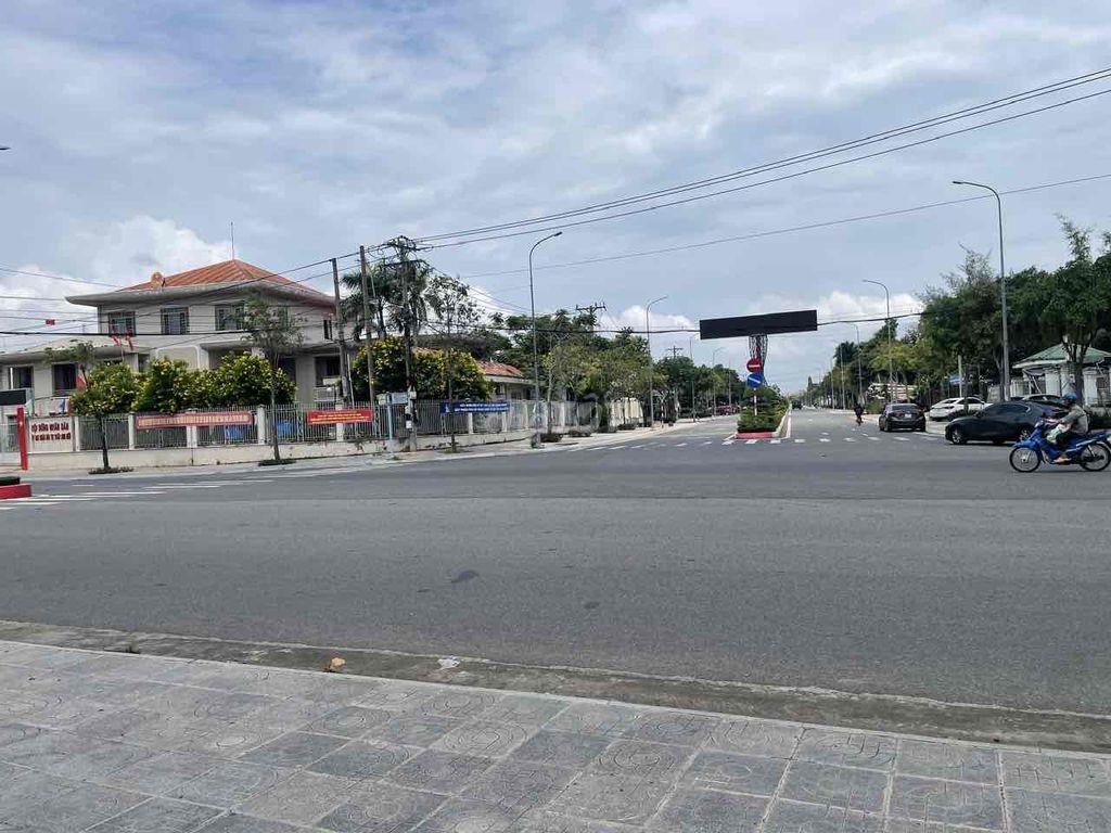 chính chủ cần bán 273,3m2 đất mặt tiền kinh doanh