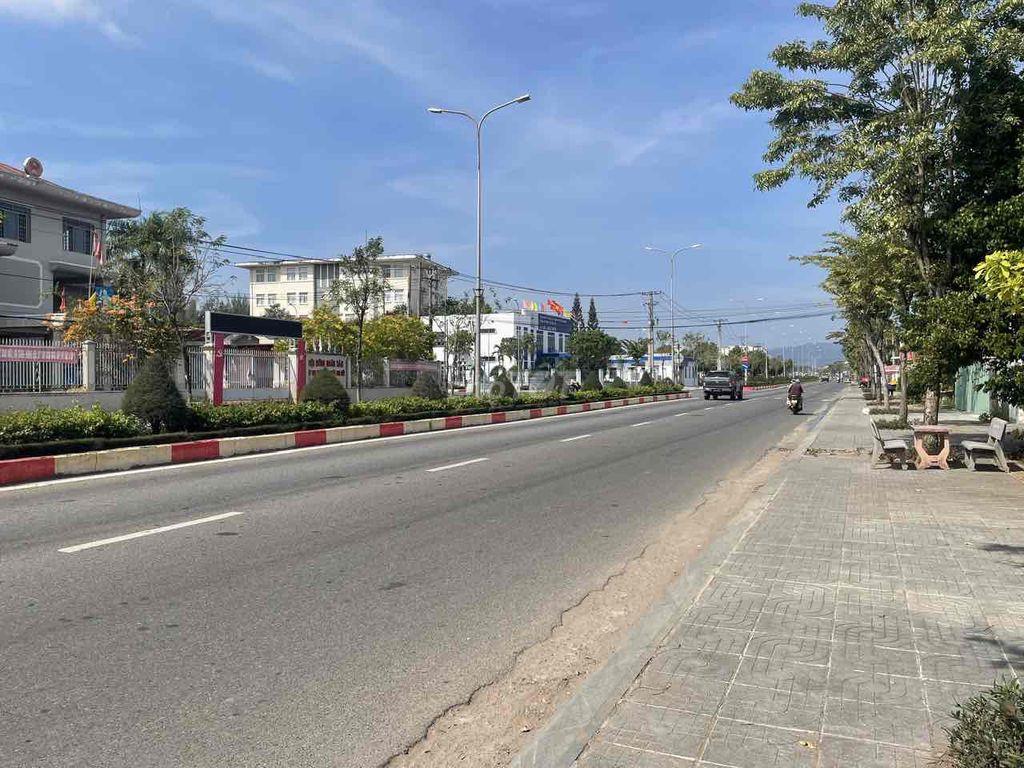chính chủ cần bán 273,3m2 đất mặt tiền kinh doanh