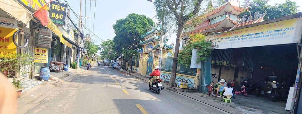 Bán nhà hai mặt tiền 193 Hồ Văn Long, BHHB