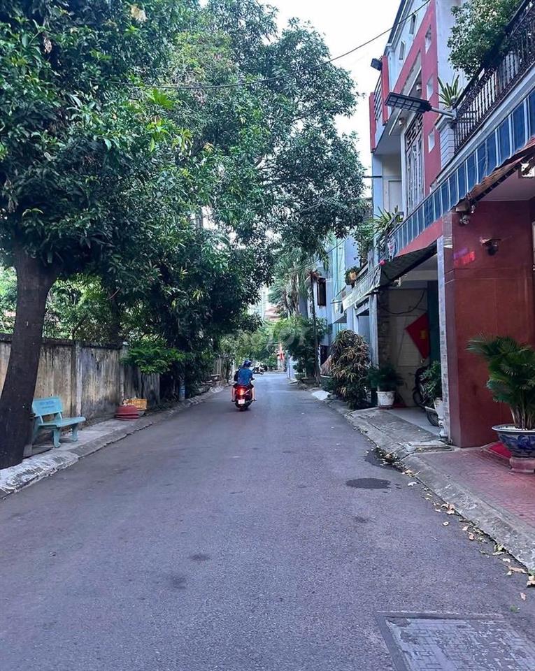 Nhà hẻm thông Nguyễn Thái Học, Thanh Niên 100m2, ngang 6m