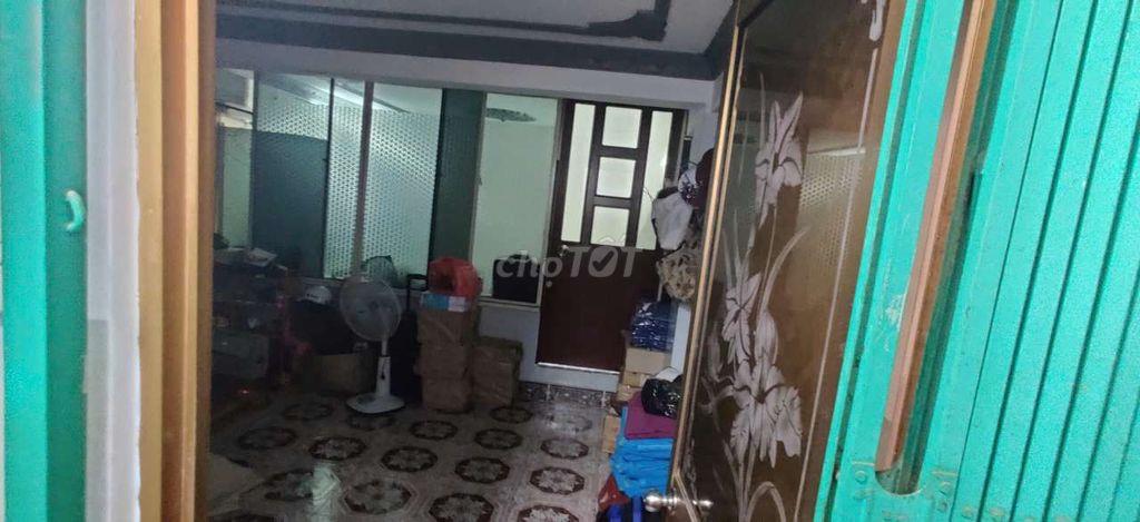 Bán căn hộ cc Hùng Vương 2 mặt tiền