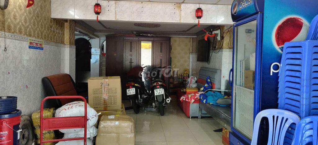 Bán căn hộ cc Hùng Vương 2 mặt tiền