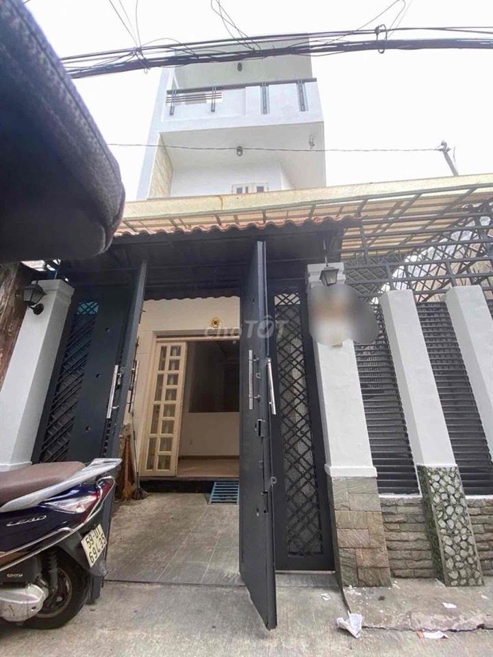 Xuất cảnh Bán căn nhà Đường Chiến lược 5 x 15,5m, Trệt 2 Lầu ST, 4,5 t