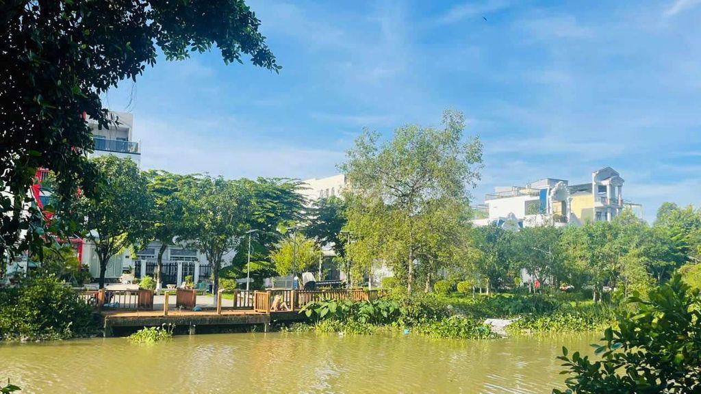 GẦN LOTTE NK -  NỀN LỘ OTO ĐỐI DIỆN KDC THỚT NHỰT : 450 TRIỆU