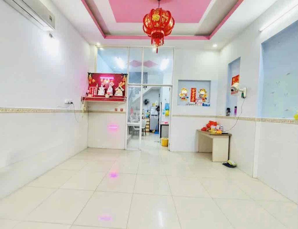 1/HXH Hoà Bình - Lũy Bán Bích gần CV ĐẦM SEN