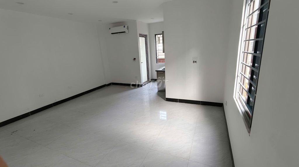 PHÒNG MỚI TOANH TẠI KHƯƠNG ĐÌNH