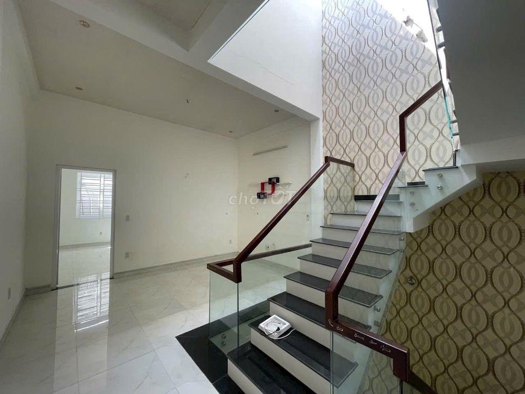 Bán Nhà 3 Tầng