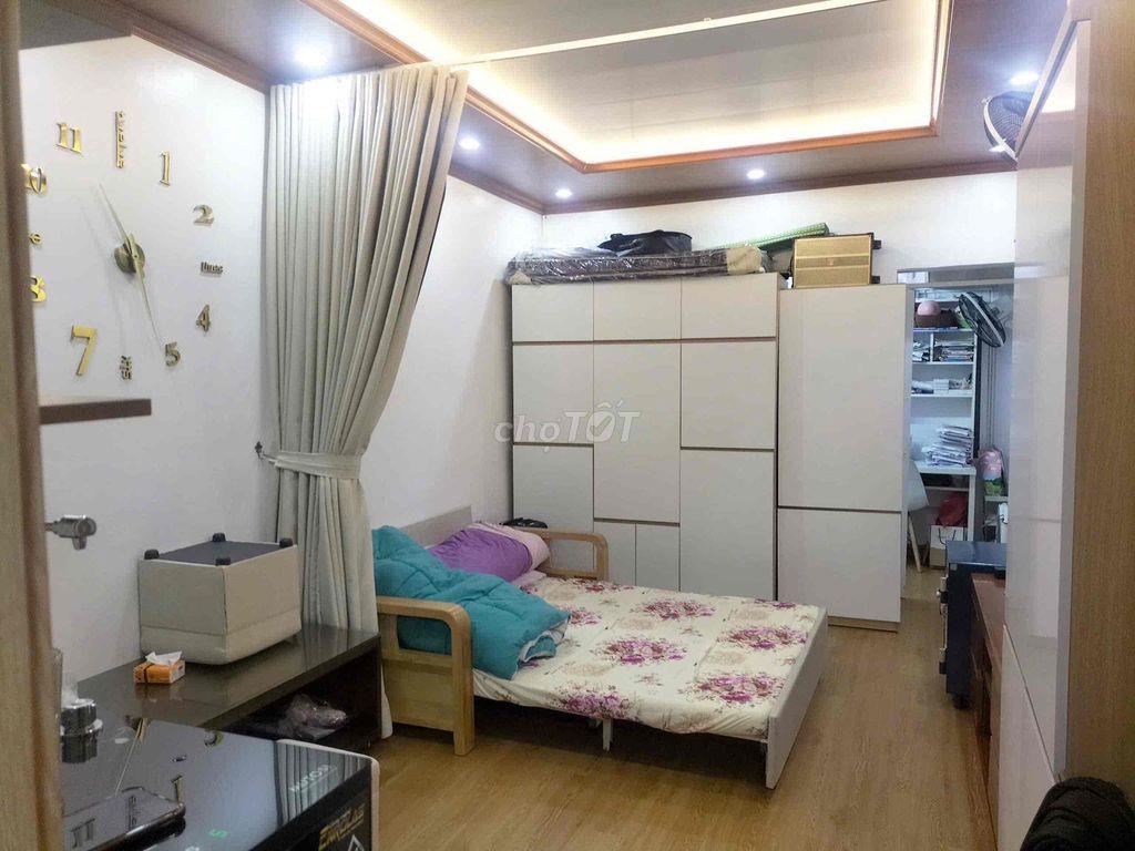 Bán nhà KTT Vĩnh Hồ ngõ nông nhiều tiện ích