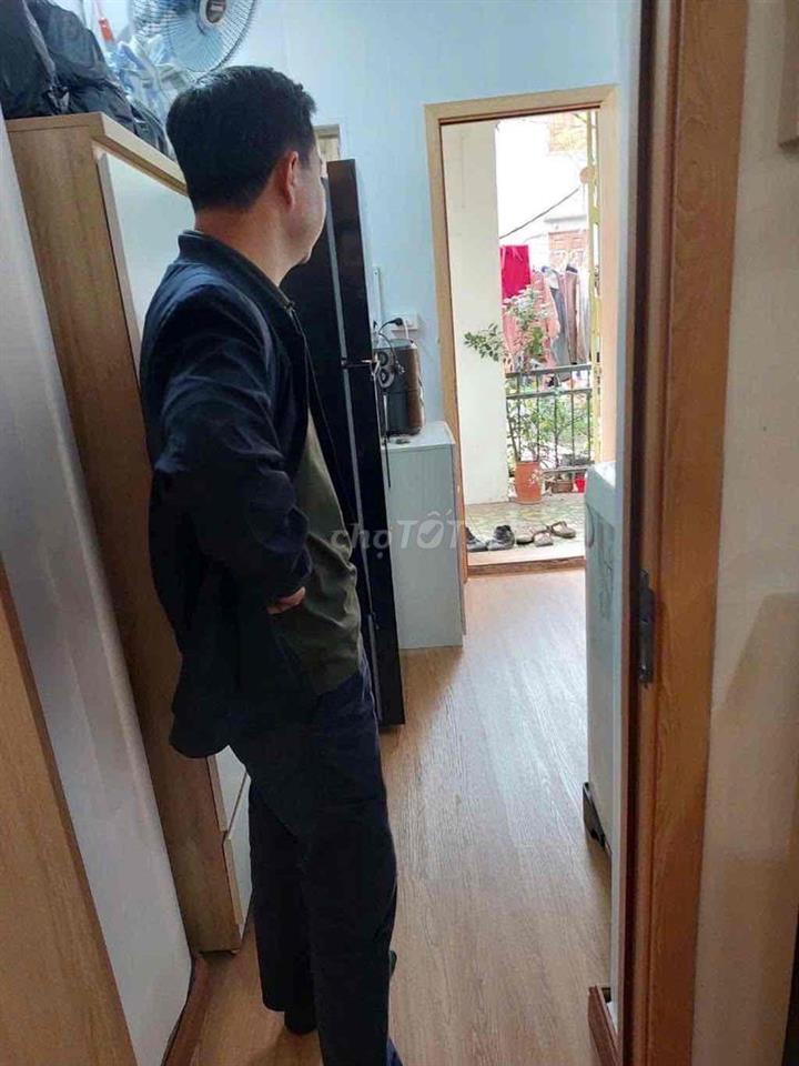 Bán nhà KTT Vĩnh Hồ ngõ nông nhiều tiện ích