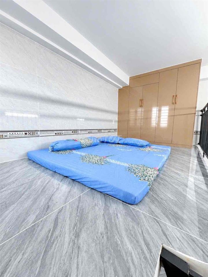CHO THUÊ CHDV NGAY LÀNG ĐẠI HỌC FULL NỘI THẤT