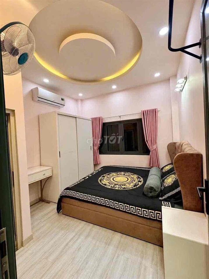 CHO THUÊ NHÀ FULL NT  NGAY TT Quận 1