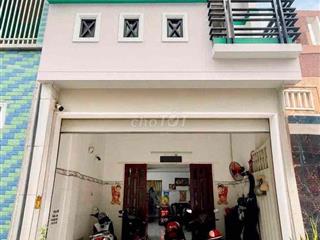 239 Bà Hom Quận 6 Phường Phú Lâm) Ngang 4m1 dài16m (nở bụng 4,3m) đúc