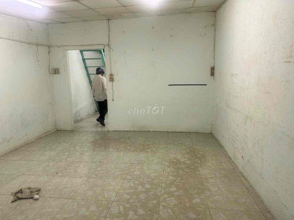 ♦️Nhà 1/ Chiến Lược- Bình Tân  ♦️Dt 4,3m*12m.   1 trệt 1 Lửng,  có phòng