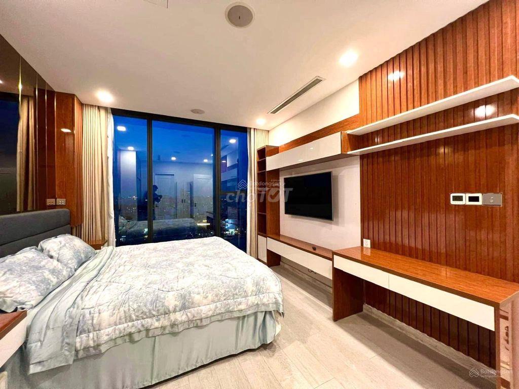 Tôi cần cho thuê gấp 3PN 2WC view sông vòng cung A32802 (A3 tầng 28)