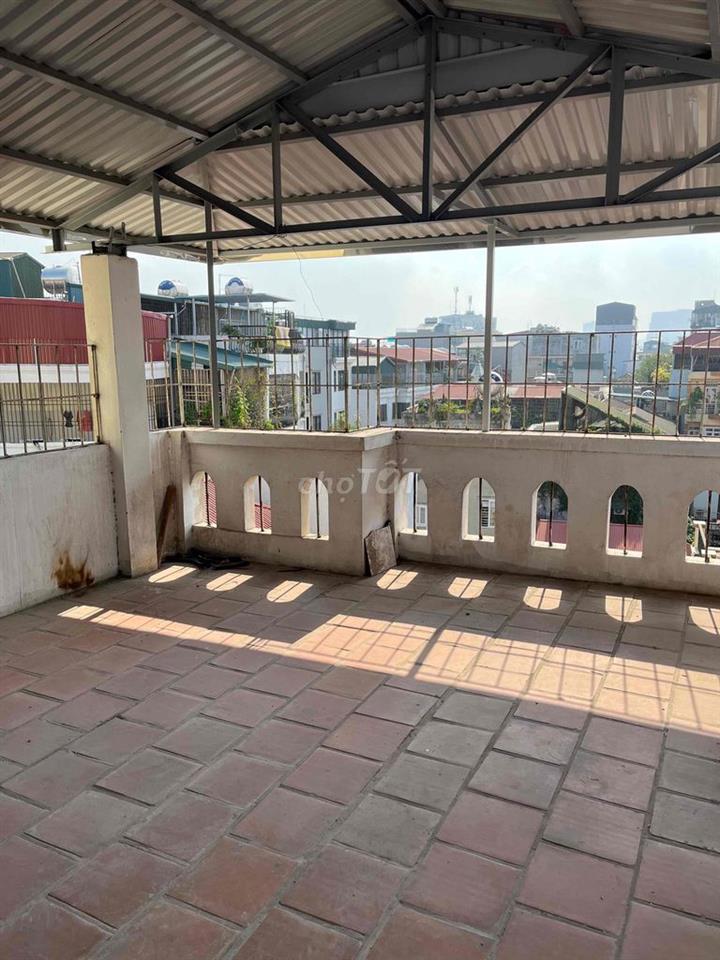 Nhà 6 tầng cho thuê