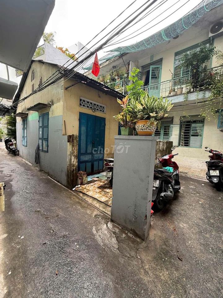 Mình cần bán nhà vị trí đắc địa, chỉ cách đường Hùng Vương 20m