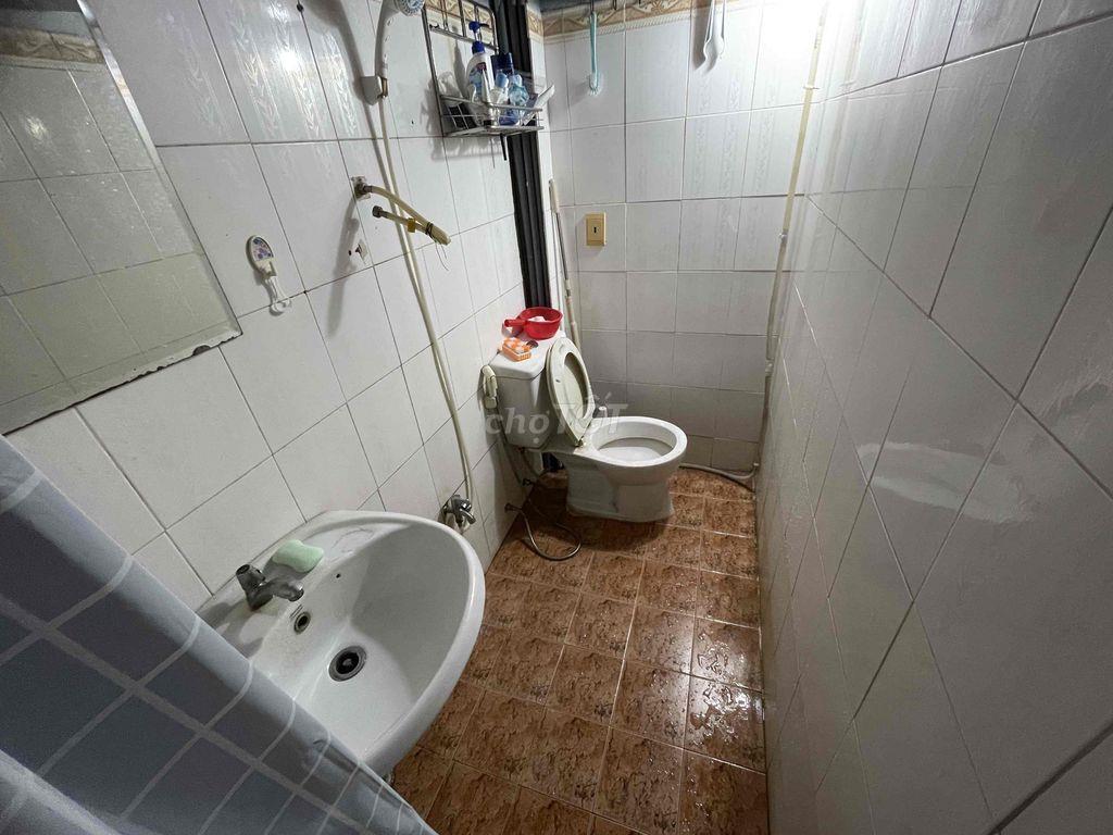 10/11 Trống phòng trong nhà nguyên căn