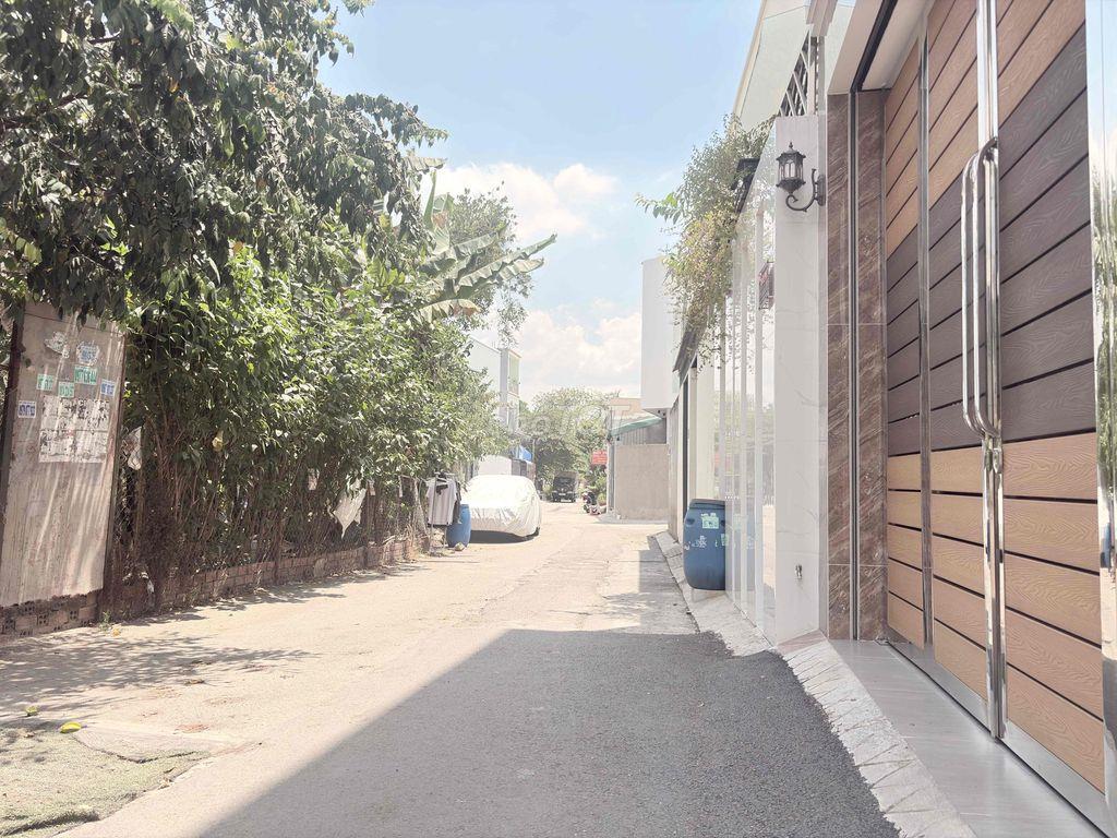 nhà C4 nở hậu 2MT Lã Xuân Oai