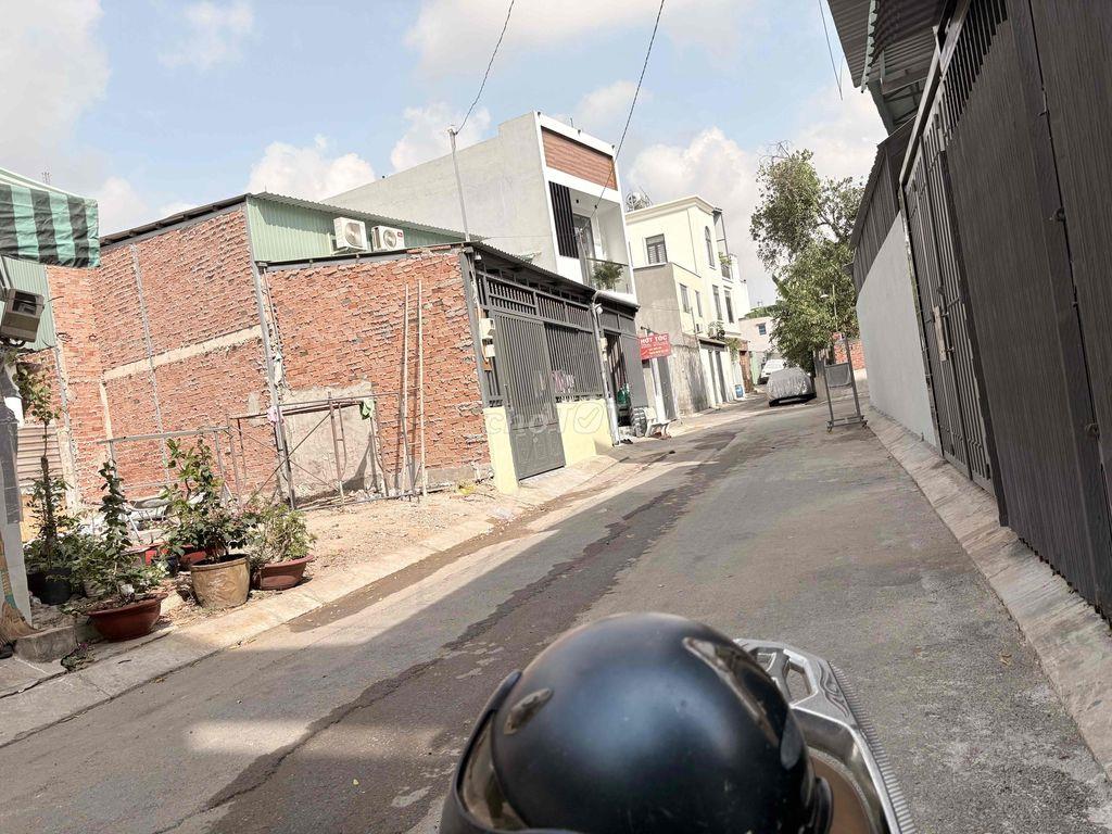 nhà C4 nở hậu 2MT Lã Xuân Oai
