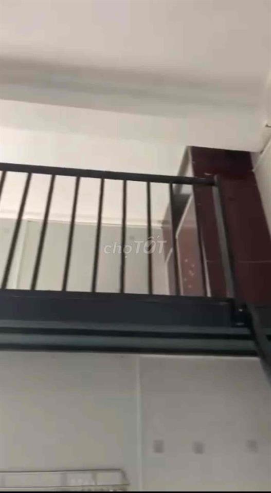 pass phòng ban công, gác lửng, tủ lạnh, máy lạnh sẵn