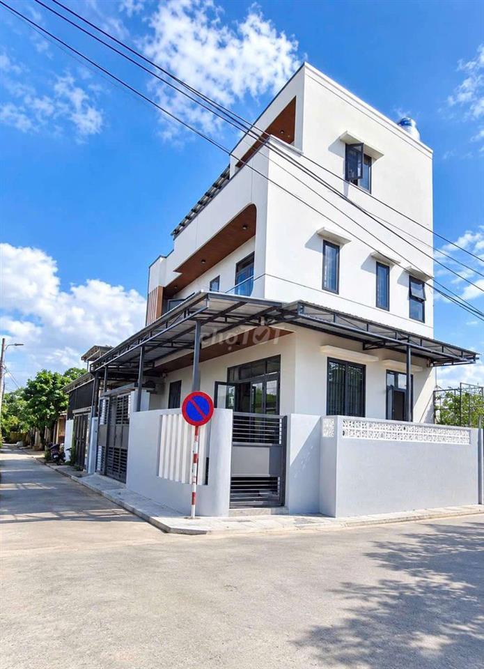 bán nhà mới xây