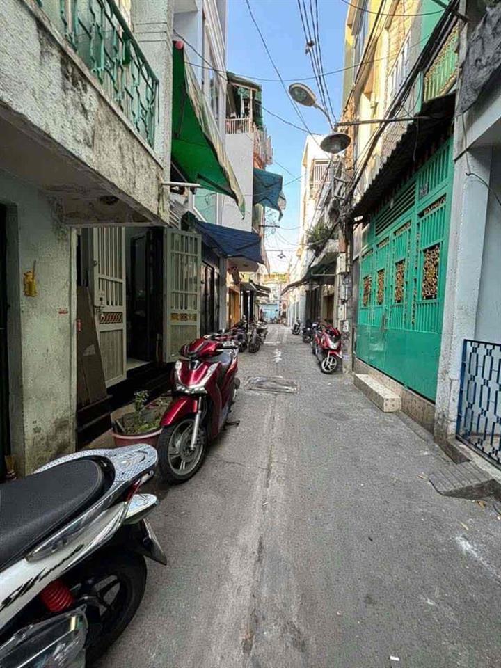 Cần bán nhà nguyên căn quận 6