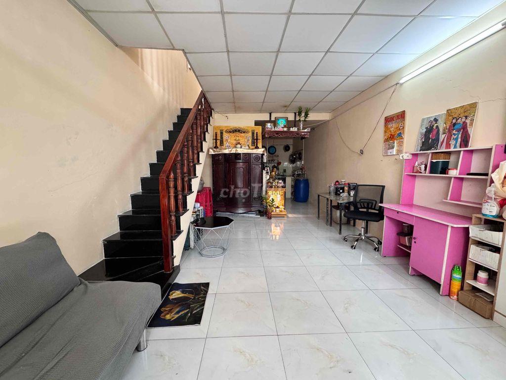 Chính chủ cần bán nhà chuyển về sài gòn ở