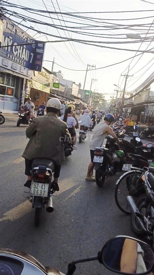 Đất chợ Vĩnh Lộc A (ngay hẻm chợ vào 50m)