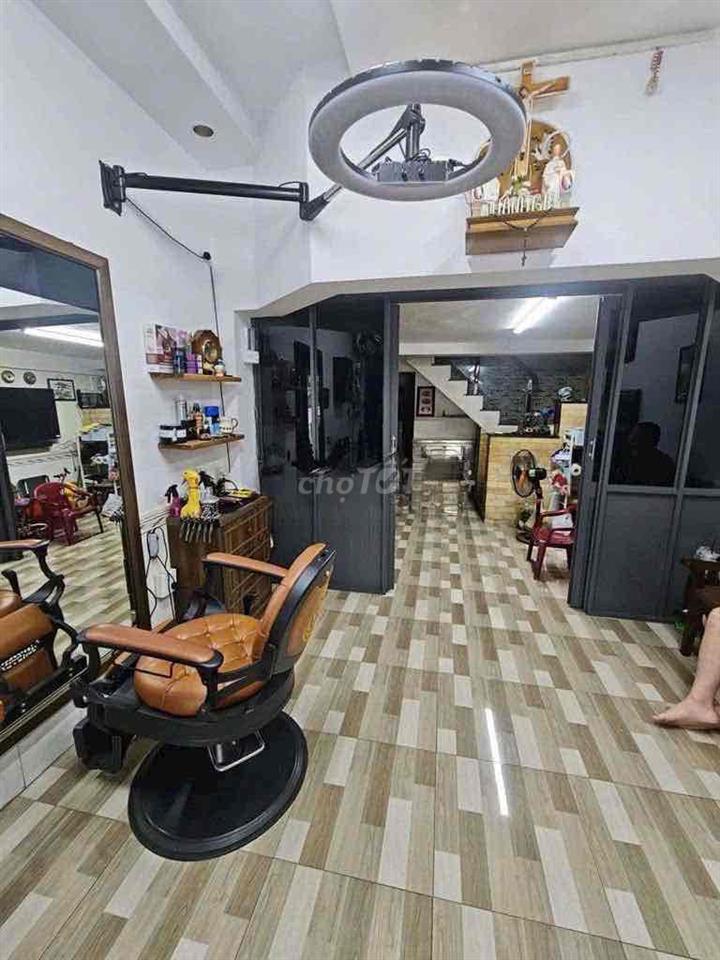 Phường 10, Quận 6 Giá: 3,95 tỷ 72m, Có lửng, 2 PN, 2 WC Nhà có lề 3m,