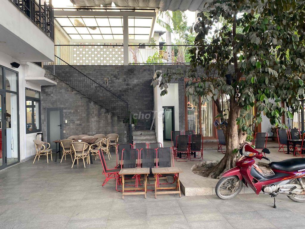 Bán or cho thuê nhà mặt phố có sân vườn
