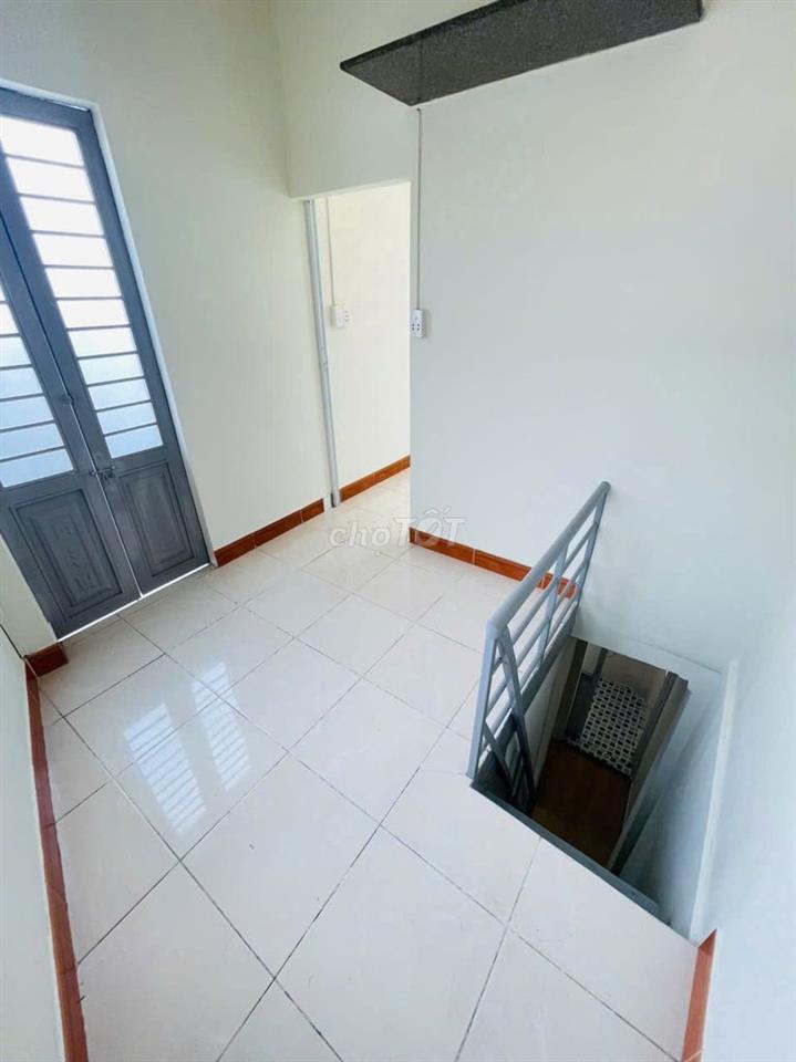 SHR QUANG TRUNG 1 TRỆT 3 LẦU 3 PHÒNG NGỦ 2WC