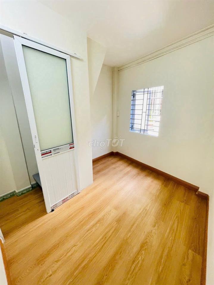 SHR QUANG TRUNG 1 TRỆT 3 LẦU 3 PHÒNG NGỦ 2WC