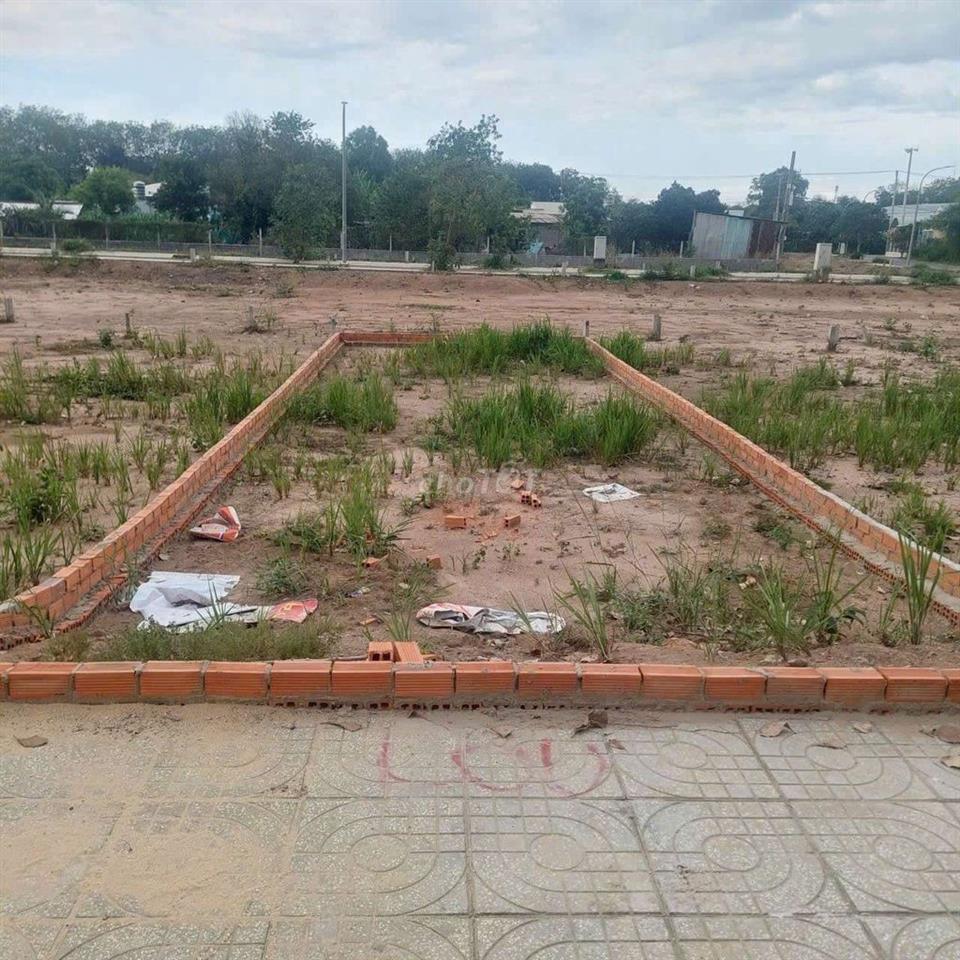 CHÍNH CHỦ Cần Bán Lô đất đường nhựa gần chợ Phú Hòa Đông