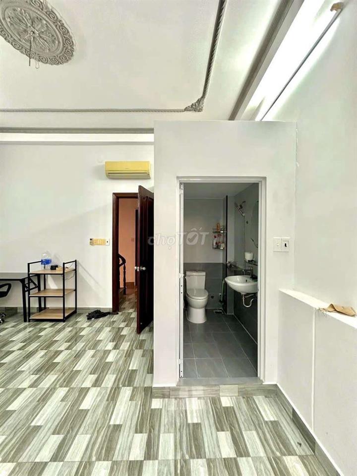 Nhà hẻm 2 xe hơi P14 dt 6x13m lững 2 lầu 4pn có wc trong full NT