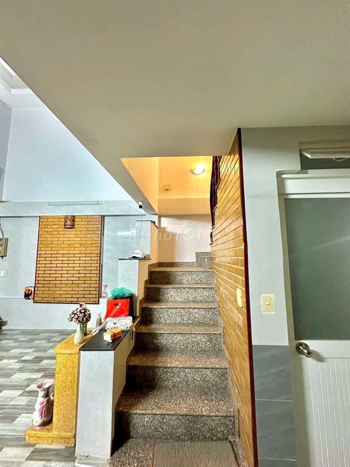 Nhà hẻm 2 xe hơi P14 dt 6x13m lững 2 lầu 4pn có wc trong full NT