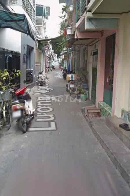 Nhà gần Trường Đại Học Công Nghiệp 4, Siêu Thị Emart