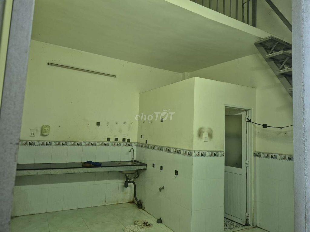 nhà trọ gần mặt tiền
