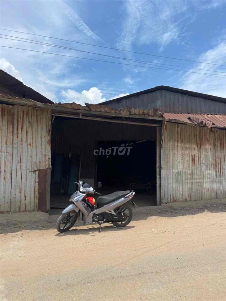CHO THUÊ 350m2 XƯỞNG CÓ ĐIỆN BA PHA RỒI